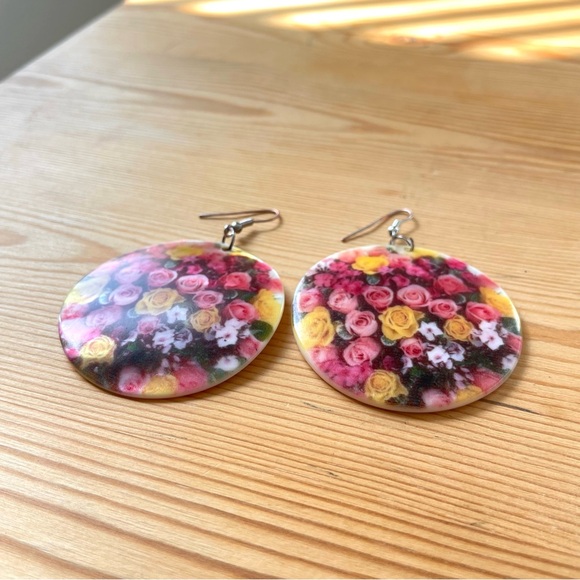 Vintage Rose Printed Shell Earrings Large Round Dangle Boho Pink Yellow - Picture 7 of 9